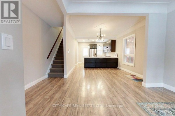 39 Holton Avenue N, Hamilton, ON L8L6H3 Photo 5