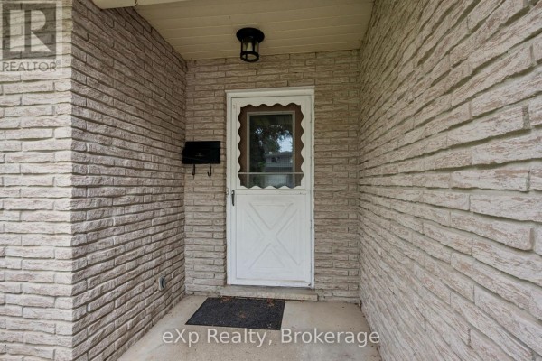 Den - 39 Keats Crescent, Guelph, ON N1G3B1 Photo 4