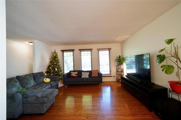 Bedroom - 39 Kinsley Crescent, Winnipeg, MB R2C4K1 Photo 5