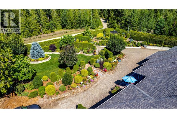 39 Ladyslipper Road, Lumby, BC, photo 3