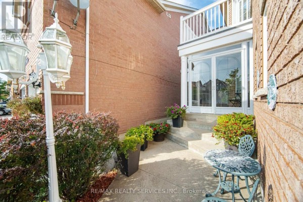 39 Legend Lane, Brampton, ON, photo 3