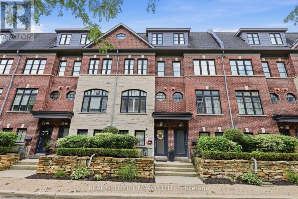 39 Lobo Mews, Toronto, ON, photo 2