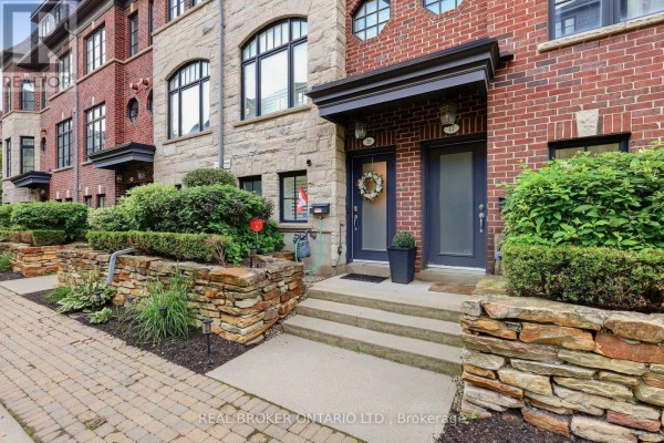39 Lobo Mews, Toronto, ON, photo 3