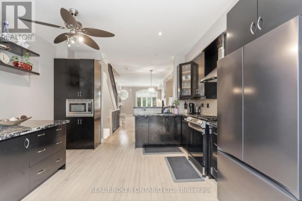 Laundry room - 39 Lobo Mews, Toronto, ON M8Z0B2 Photo 4