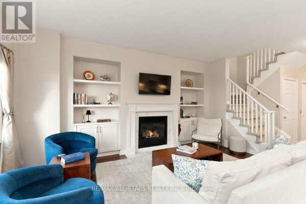 Dining room - 39 Louisbourg Way, Markham, ON L6E2A2 Photo 4
