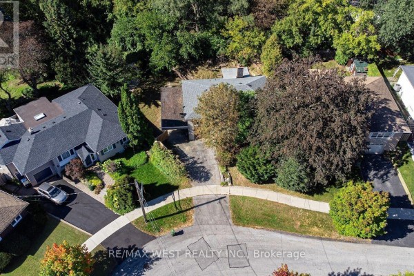 39 Mcmanus Road, Toronto, ON M9P2J9 Photo 5