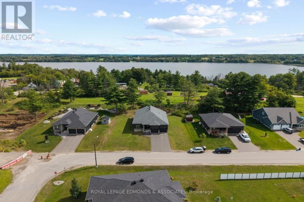 39 Morrison Drive, Whitewater Region, ON K0J1K0 Photo 4