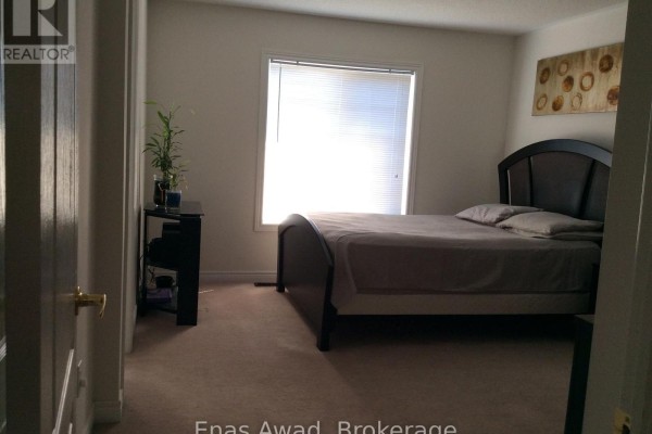 Living room - 39 Palm Tree Road, Brampton, ON L6V4N5 Photo 4