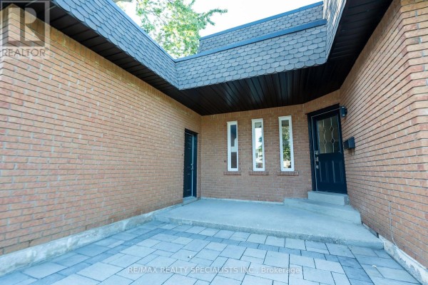 39 Parkside Drive, Brampton, ON, photo 3