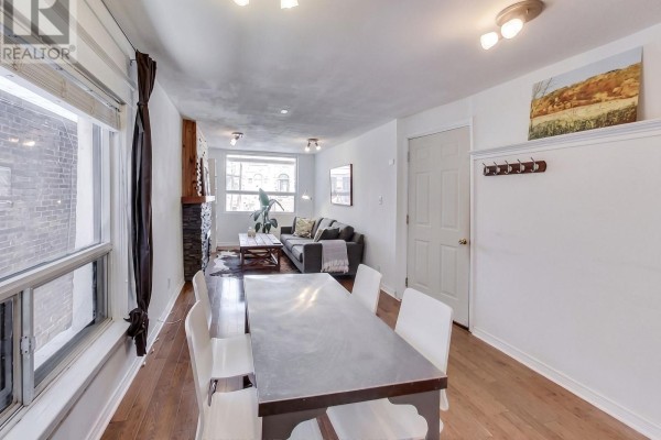 Kitchen - 39 Pendrith Street, Toronto, ON M6G1R6 Photo 3