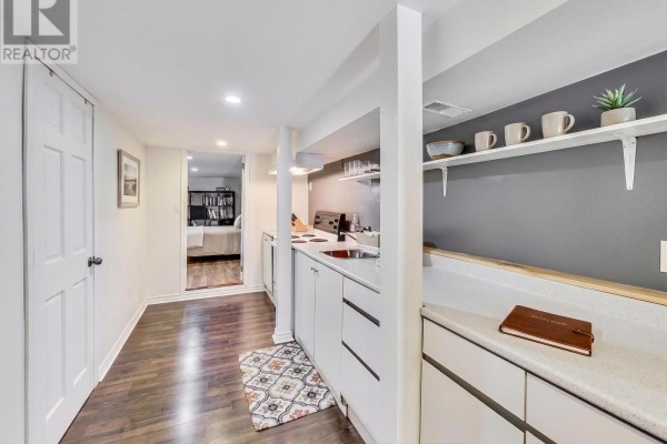 Bedroom - 39 Pendrith Street, Toronto, ON M6G1R6 Photo 4