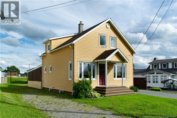 Primary Bedroom - 39 Rue St-antoine, Saint Leonard, NB E7E1Y9 Photo 5