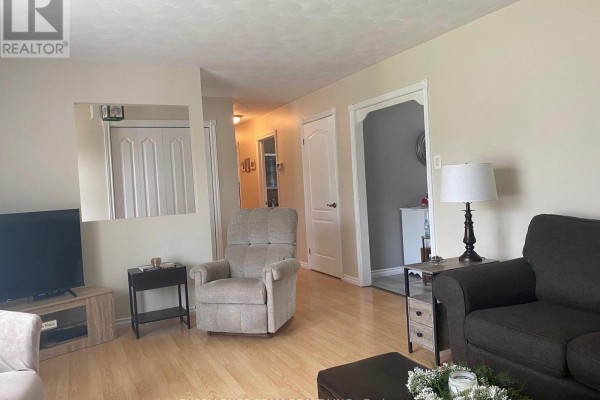 Bedroom 2 - 39 Wales Drive, South Stormont, ON K0C1M0 Photo 3