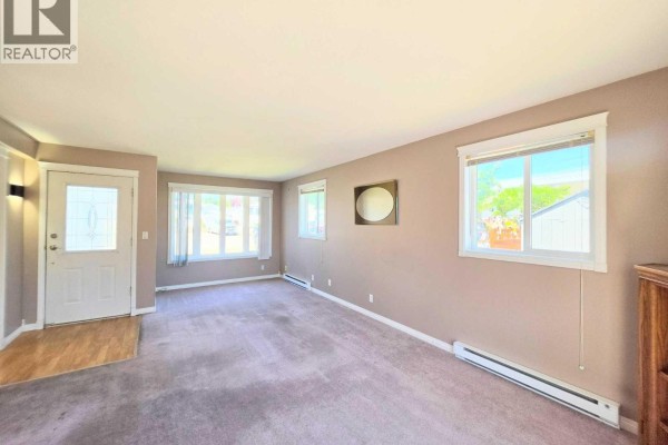 Primary Bedroom - 390 Mission Place, Cranbrook, BC V1C6M9 Photo 4