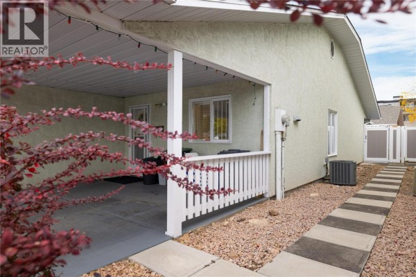 Living room - 3900 27 Avenue Unit# 2, Vernon, BC V1T9E6 Photo 5