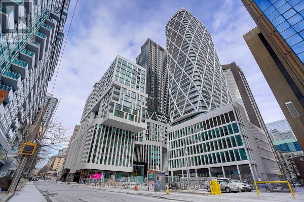 Kitchen - 3901 - 238 Simcoe Street, Toronto, ON M5T0E2 Photo 3
