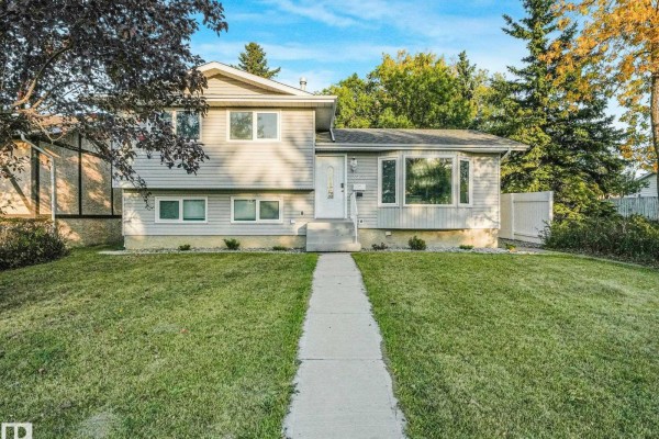 Kitchen - 3903 62 St Nw, Edmonton, AB T6L1A4 Photo 3