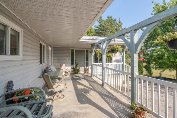 Recreation room - 39045 Pth 52 Highway E, La Broquerie, MB R0A0W0 Photo 5
