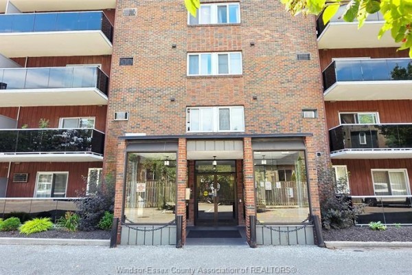3905 Riverside Drive East Unit# 401, Windsor, ON, photo 2