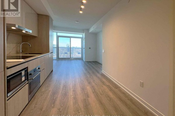 Primary Bedroom - 3907 - 8 Interchange Way, Vaughan, ON L4K0R2 Photo 4