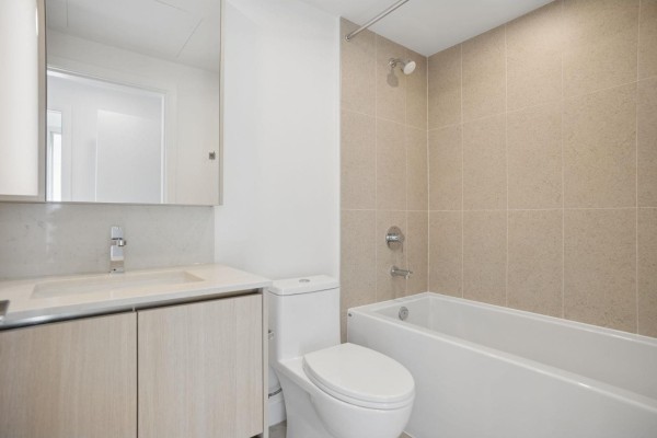 3908 13573 98a Avenue, Surrey, BC V3T0X1 Photo 2