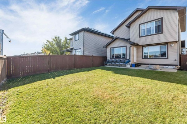 Primary Bedroom - 3908 166 Av Nw, Edmonton, AB T5Y0N9 Photo 4