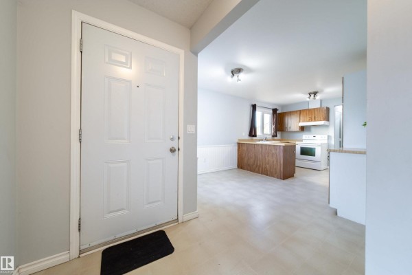 Family room - 3908 41 Av Nw, Edmonton, AB T6L5M4 Photo 4