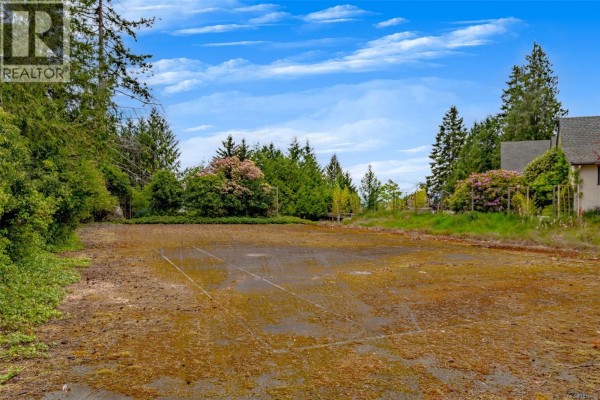 391 Burnham Rd, Qualicum Beach, BC V9K1G5 Photo 4