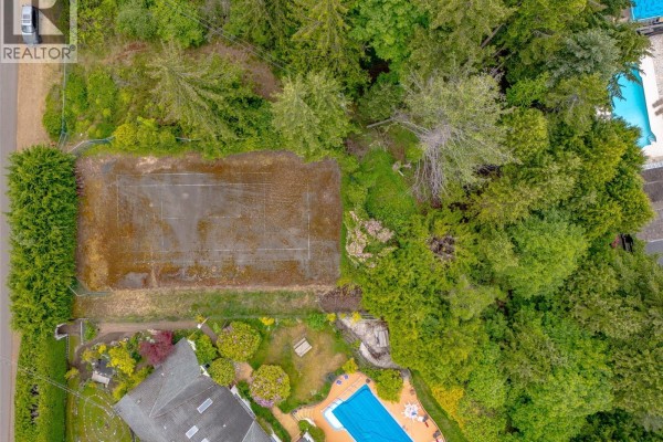 391 Burnham Rd, Qualicum Beach, BC V9K1G5 Photo 5