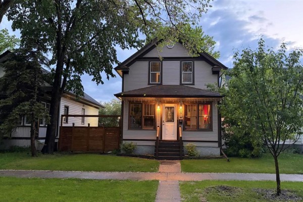 Living room - 391 De La Morenie Street, Winnipeg, MB R2H2Y9 Photo 2