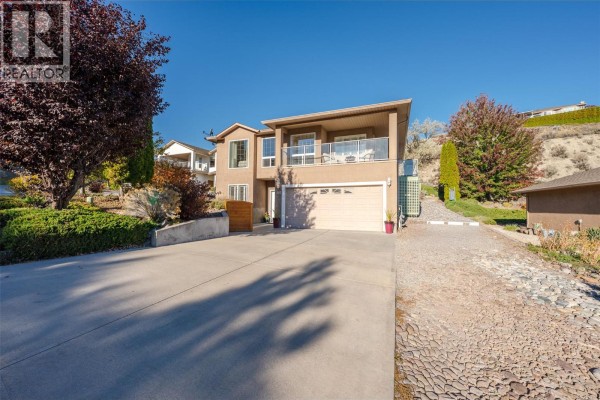 4pc Bathroom - 391 Ridge Road, Penticton, BC V2A8N7 Photo 2