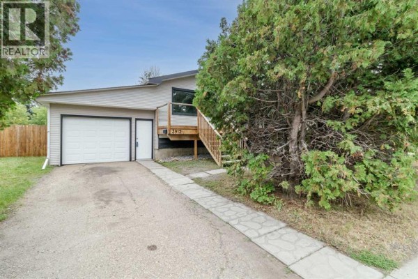 3912 50a Street, Red Deer, AB, photo 2