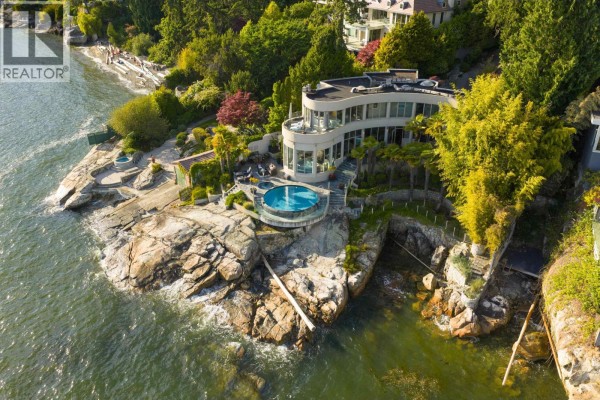 3912 Marine Drive, West Vancouver, BC V7V1N4 Photo 2