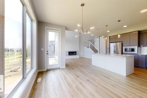 Dining room - 3918 3a Av Sw, Edmonton, AB T6X3A3 Photo 2