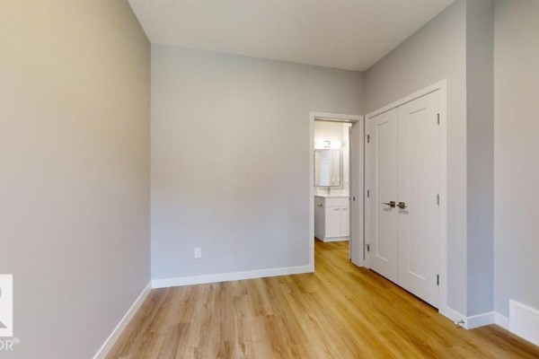 Bedroom 2 - 3918 3a Av Sw, Edmonton, AB T6X3A3 Photo 5
