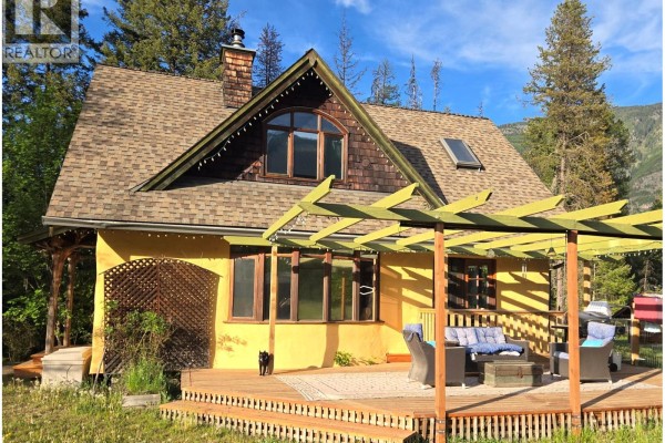 3918 Passmore Upper Road, Passmore, BC, photo 2