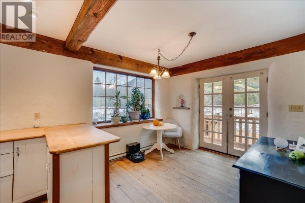 Kitchen - 3918 Passmore Upper Road, Passmore, BC V0G2J0 Photo 4