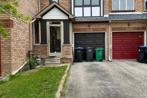 3918 Zenith Court, Mississauga, ON L5N7H7 Photo 2