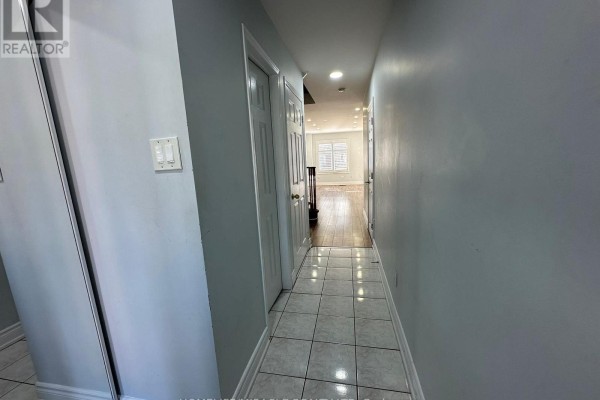 3918 Zenith Court, Mississauga, ON L5N7H7 Photo 4