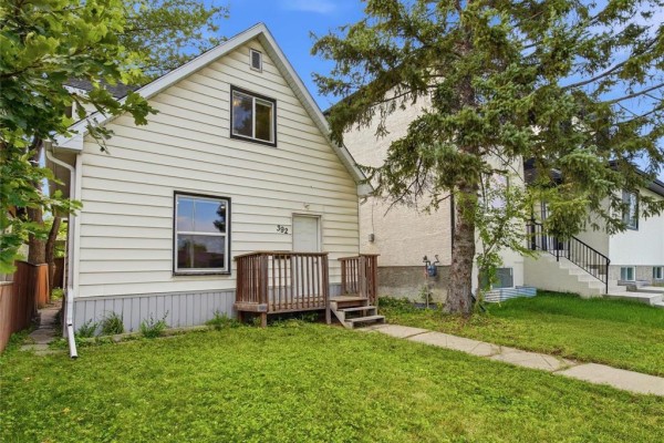 Kitchen - 392 Ferry Road, Winnipeg, MB R3J1W4 Photo 2