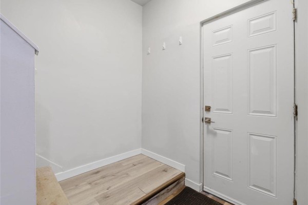 Bedroom - 392 Ferry Road, Winnipeg, MB R3J1W4 Photo 4