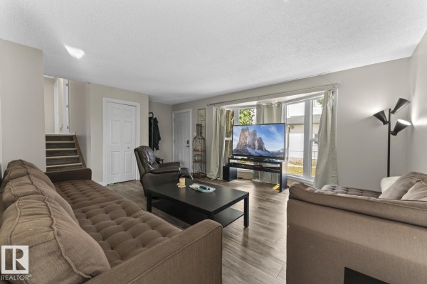 3920 52 Av, Cold Lake, AB, photo 2