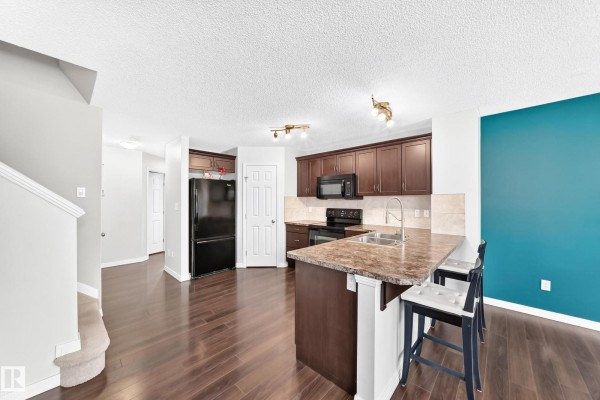 Kitchen - 3920 6 St Nw, Edmonton, AB T6T0T5 Photo 3