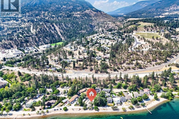 Kitchen - 3922 Beach Avenue, Peachland, BC V0H1X1 Photo 5