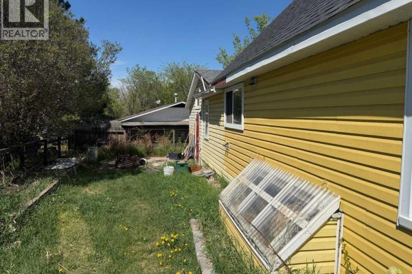 3922a 46 Street, Ponoka, AB, photo 2