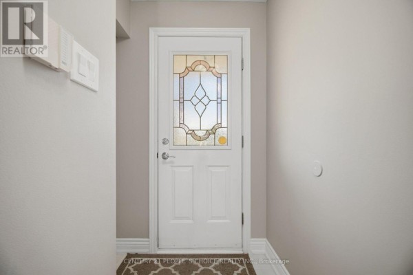 Family room - 3923 Stoneham Way, Mississauga, ON L5N6Y6 Photo 4