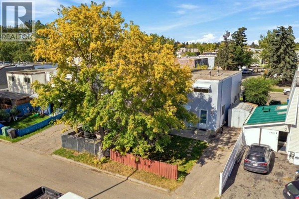 Kitchen - 3924 29a Avenue Se, Calgary, AB T2B0G4 Photo 2