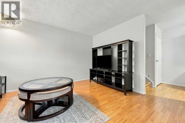 Bedroom - 3924 29a Avenue Se, Calgary, AB T2B0G4 Photo 5