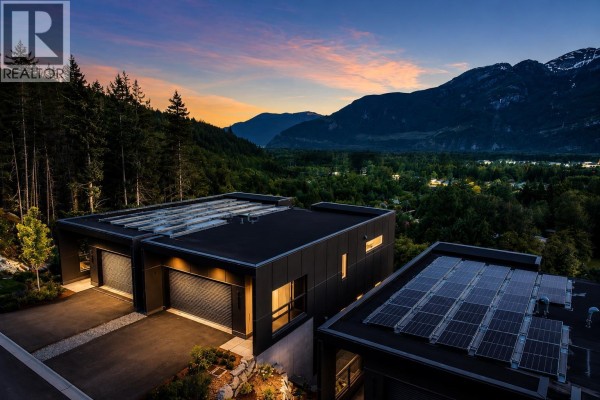 39249 Stellar Drive, Squamish, BC, photo 2