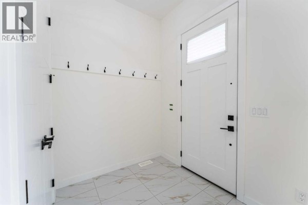 3925 74 Street Nw, Calgary, AB, photo 3
